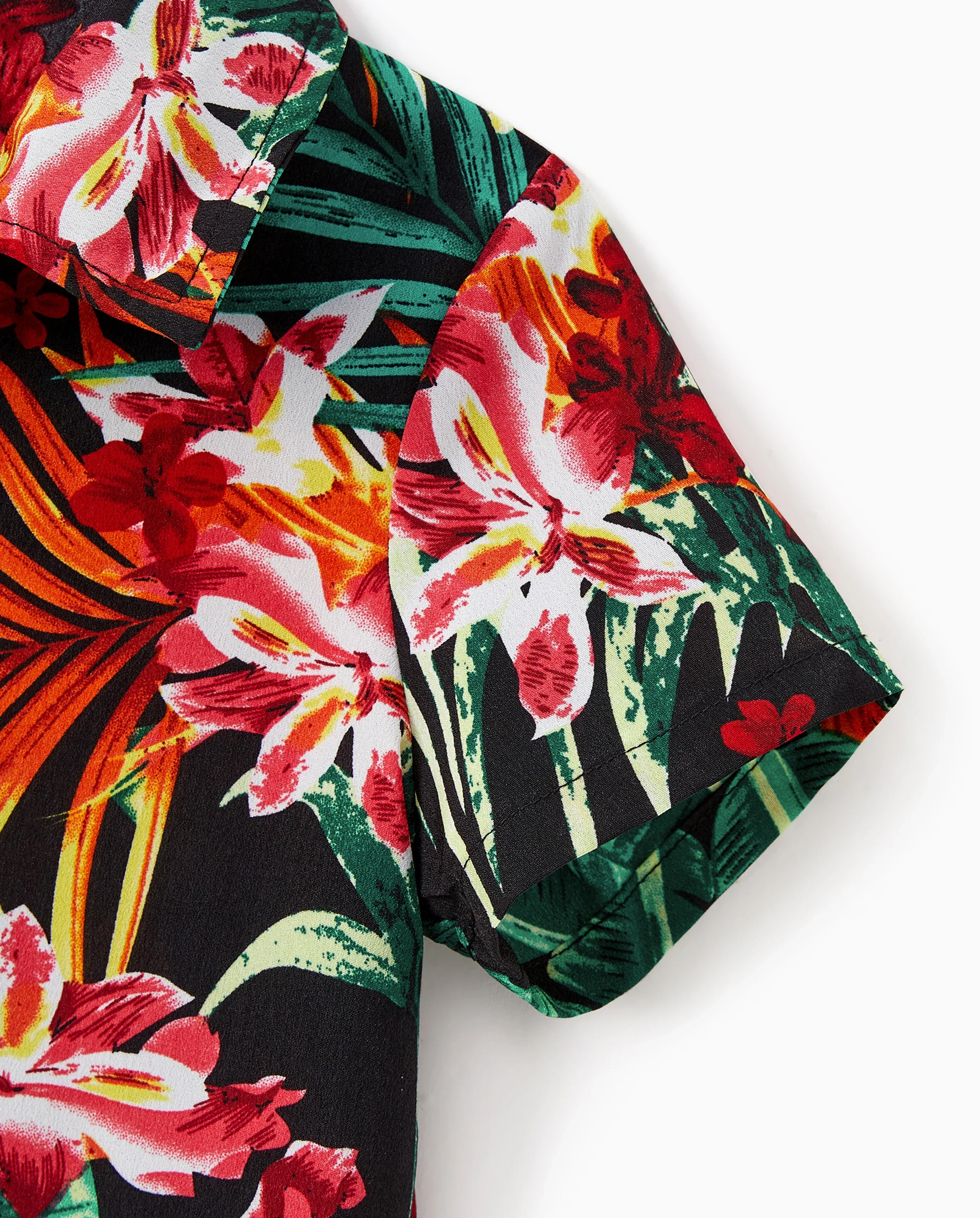 Daddy and Me Family Matching Allover Plant Floral Print Halterneck Dresses and Short-sleeve Shirts Sets Black - Image 6
