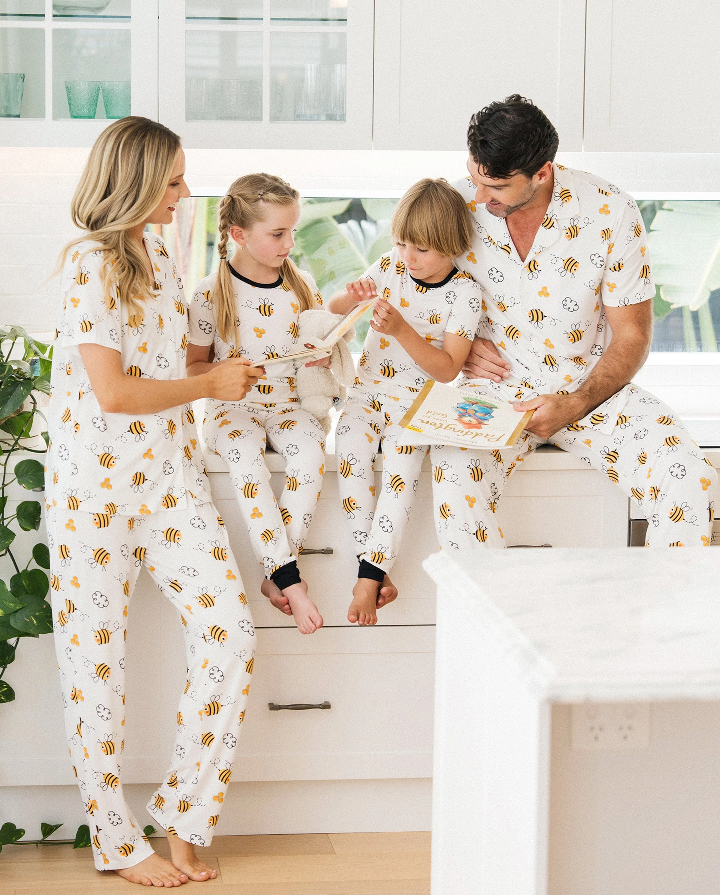 Family Matching Bamboo Pajamas Soft Bamboo Viscose PJs for Men Women Kids Toddler, Cute Bee Print Sleepwear with Short Sleeve Top and Long Pants White - Image 11