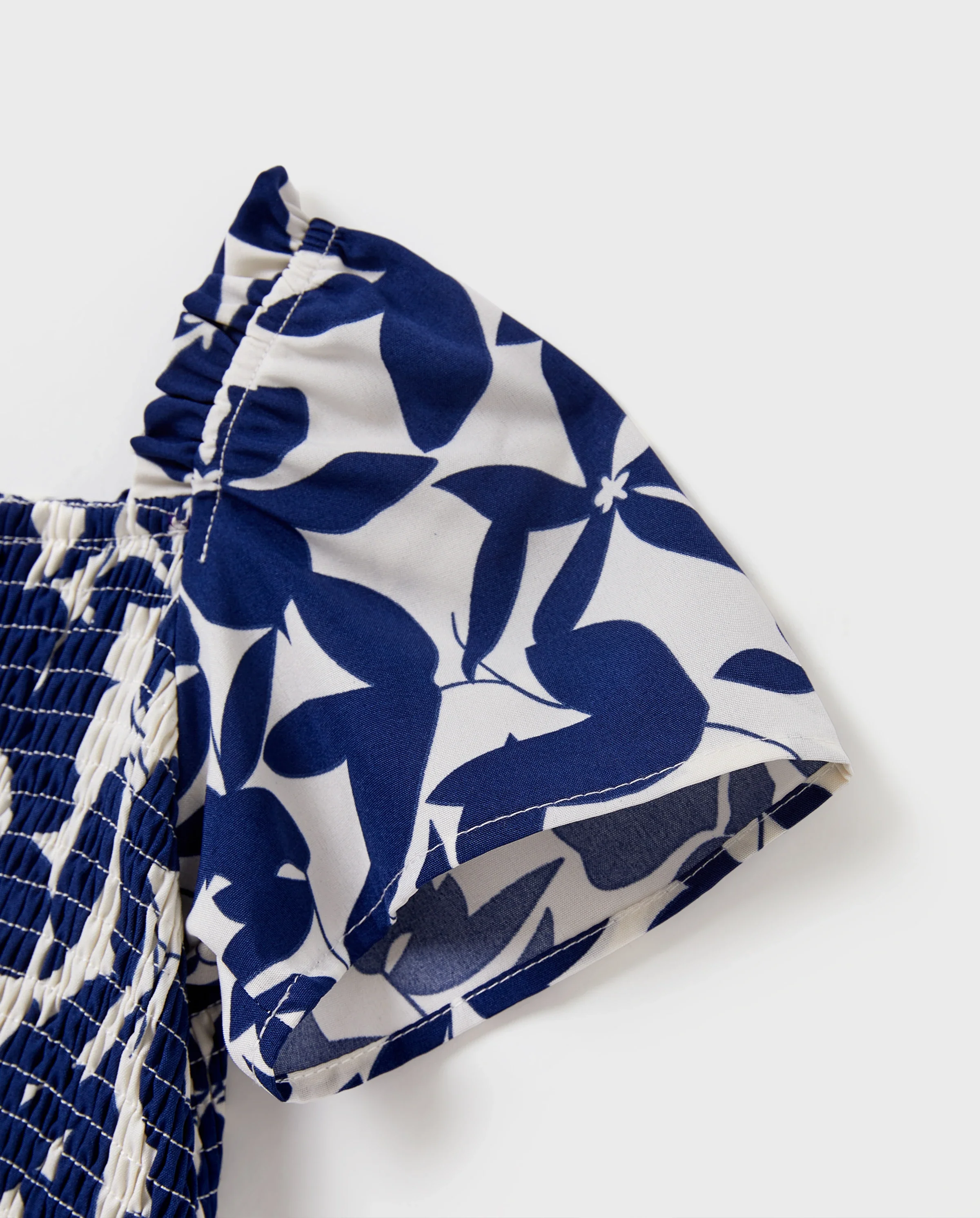 Family Matching Blue Colorblock Tee or Leaf Print Smocking Puff-sleeve Dress Set Blue - Image 8