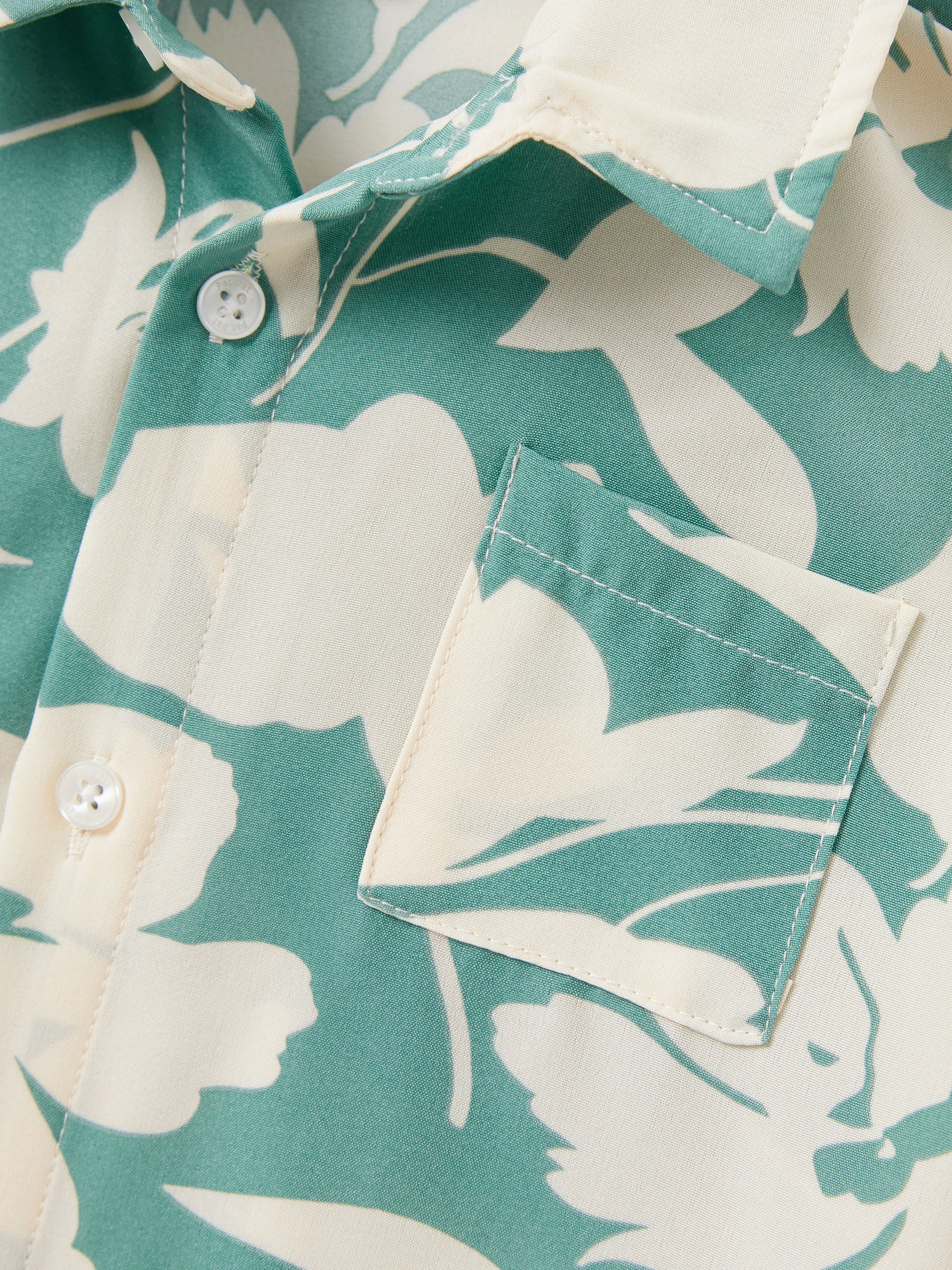 Family Matching Leaf Print Green Short-sleeve Shirt or Sling Shirred Dress Set Green - Image 22