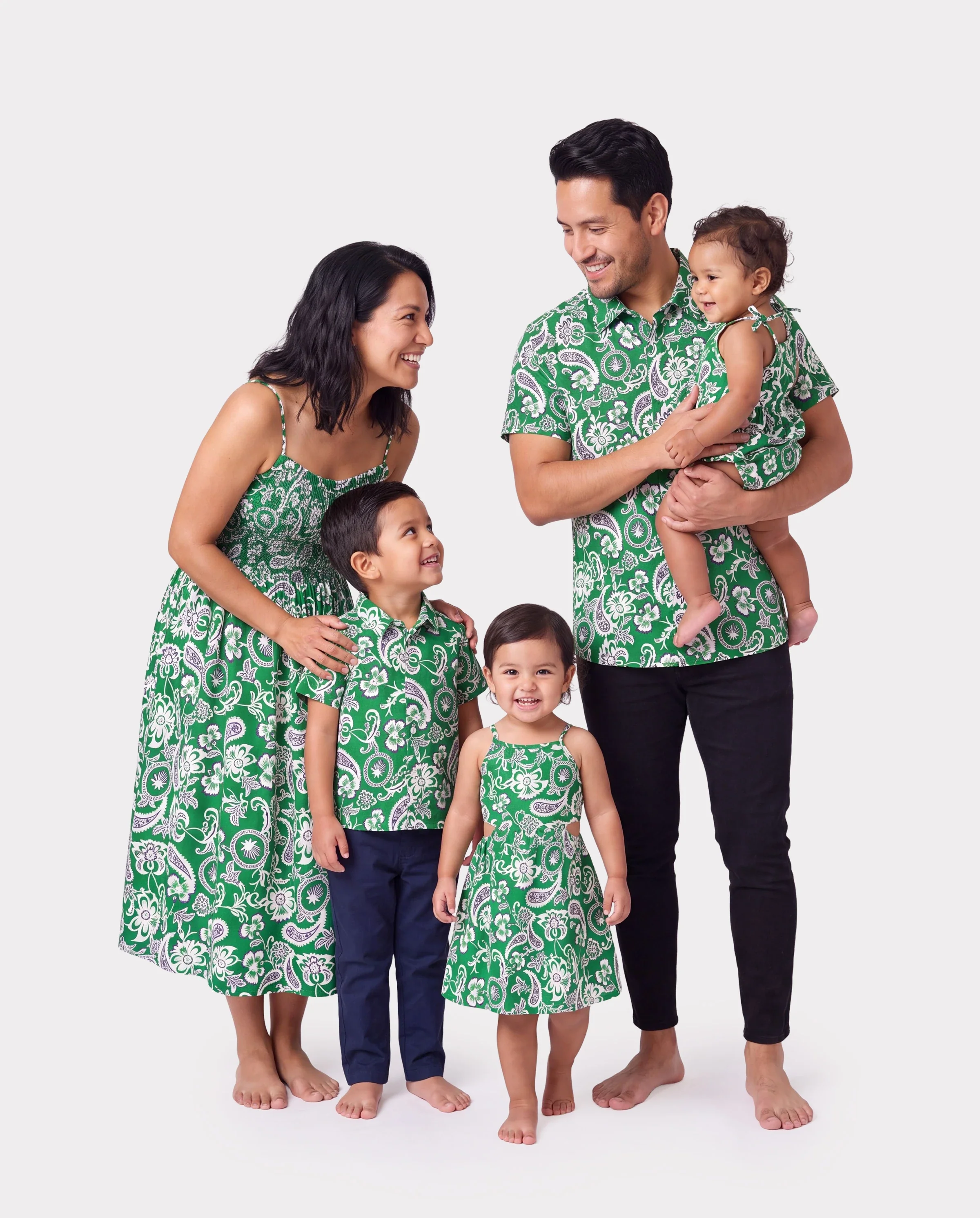 Family Matching Outfits Set Floral Print Short-sleeve Collar Shirt or Strappy Smocked Dress for Summer Vacation Green