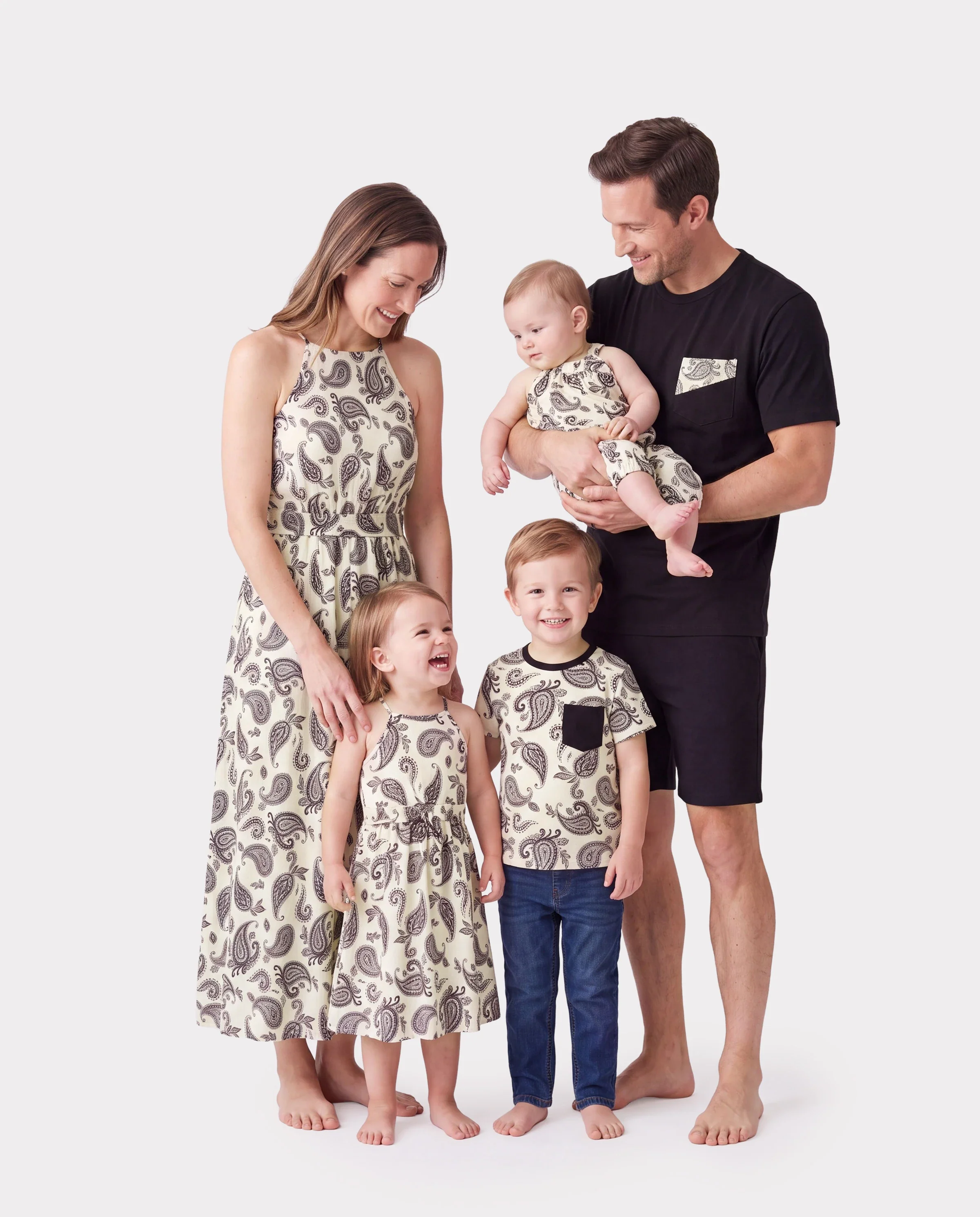 Family Matching Paisley Print Outfits Sleeveless Spaghetti Strap Dress & Cotton T-Shirt for Mom, Dad, & Kids Perfect for Family Outings & Photos
 Black