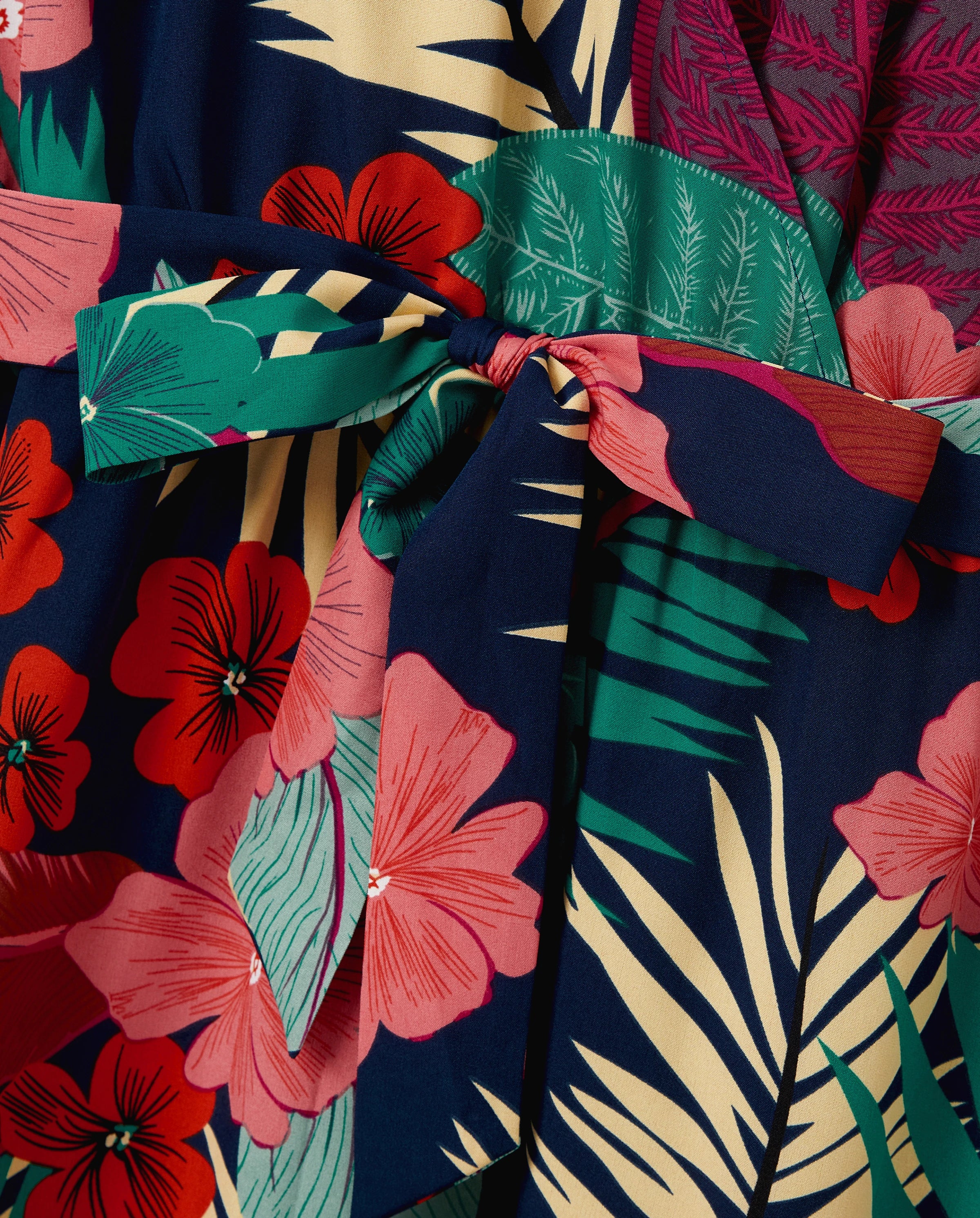 Family Matching Sets Floral Panel Black tee and V-neck Strap Dress with Hidden Snap Deep Blue - Image 9