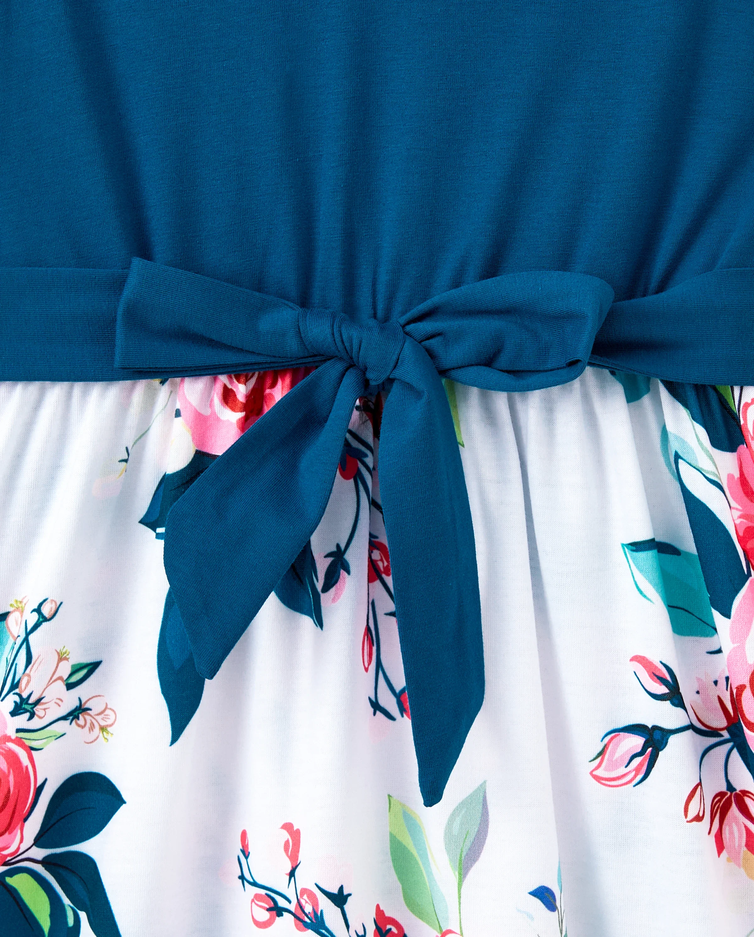 Family Matching Solid V Neck Flutter-sleeve Splicing Floral Print Dresses and Short-sleeve Colorblock T-shirts Sets Azure- - Image 9