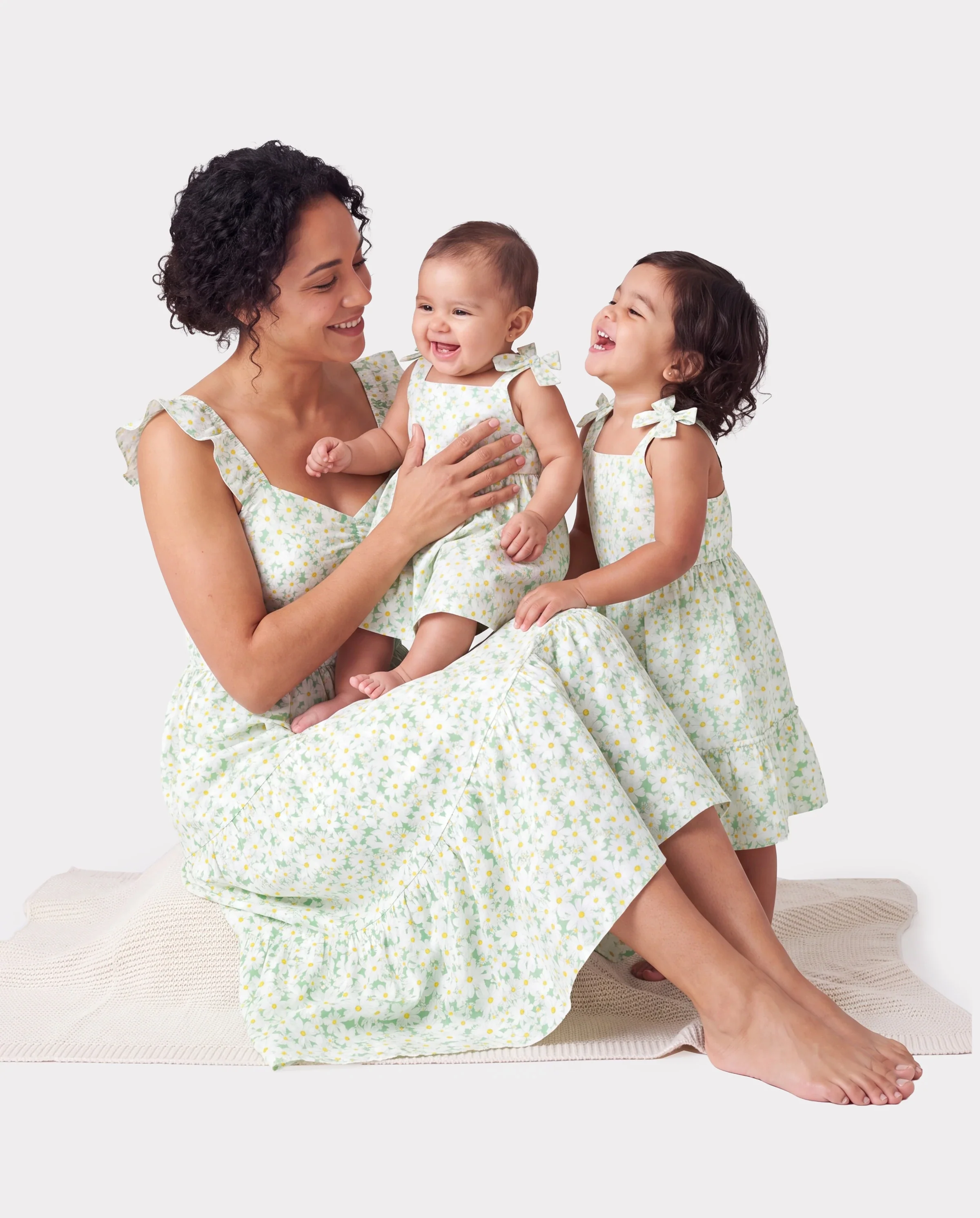 Mommy and Me Floral Dress with Flutter Sleeves Light Green Daisy Print Pale Green