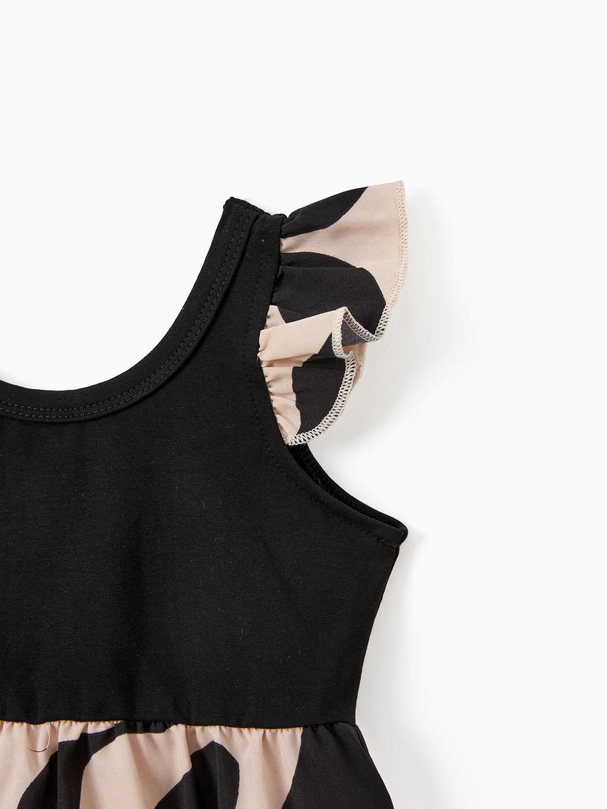 Mommy & me Cross Back Floral Strap Dress and Colorblock Top Sets Black - Image 17